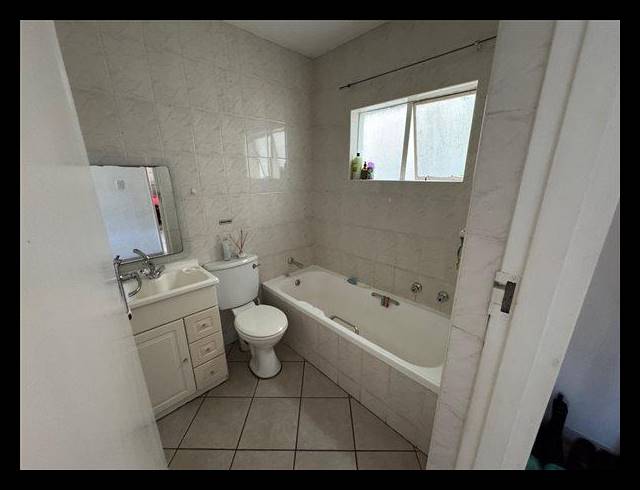 3 BEDROOM TOWNHOUSE FOR SALE IN EDLEEN